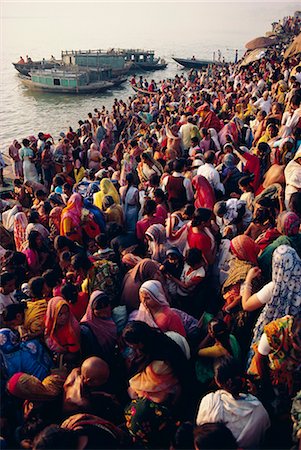 simsearch:400-04471291,k - Masse se baigner dans le Gange (Ganga) pendant le Festival de virginie kitenge, Varanasi (Bénarès), l'Etat d'Uttar Pradesh, Inde Asie Photographie de stock - Rights-Managed, Code: 841-02900254