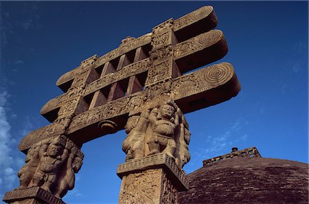 simsearch:841-02711077,k - Parmi les quatre sculptés toranas (passerelles) à un Stupa, Sanchi, patrimoine mondial de l'UNESCO, état de Madhya Pradesh, Inde, Asie Photographie de stock - Rights-Managed, Code: 841-02900380