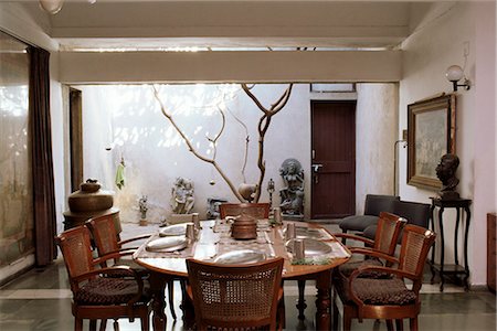 simsearch:841-02900475,k - Interior of 1970s concrete structured home, the first of its type in India, by architect Bernard Cohen, Ahmedabad, Gujarat state, India, Asia Foto de stock - Con derechos protegidos, Código: 841-02900589