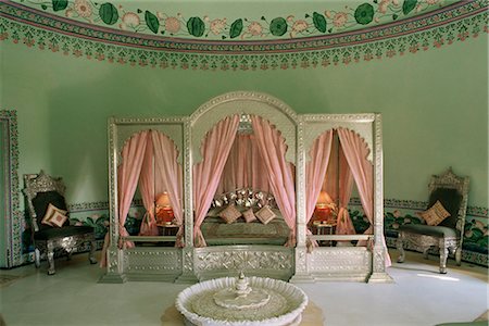 simsearch:841-02900826,k - Chambre à coucher, l'hôtel de Shiv Niwas Palace, Udaipur, état du Rajasthan, Inde, Asie Photographie de stock - Rights-Managed, Code: 841-02900844