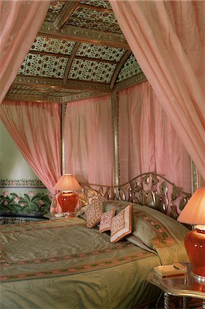 simsearch:841-02900589,k - Chambre à coucher, l'hôtel de Shiv Niwas Palace, Udaipur, état du Rajasthan, Inde, Asie Photographie de stock - Rights-Managed, Code: 841-02900845