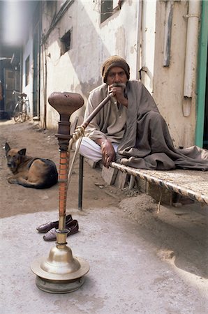 Pipe smoker, Delhi, India, Asia Foto de stock - Con derechos protegidos, Código: 841-02900919