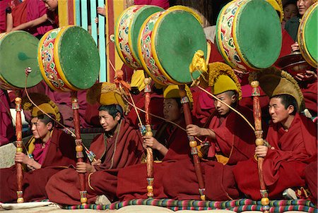 Tambours au diable danses, secte tibétaine chapeau jaune, Guomarr monastère, Qinghai, Chine, Asie Photographie de stock - Rights-Managed, Code: 841-02901208