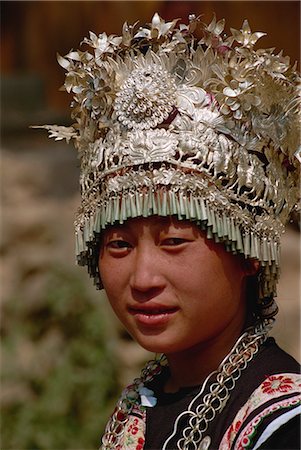 Silver headdress worn by Miao girls, Fanpai, Guizhou, China, Asia Foto de stock - Con derechos protegidos, Código: 841-02901248