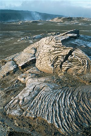 simsearch:841-03067373,k - Kilauea volcano crater showing solidified ropy lava called pahoehoe, The Big Island, Hawaii, Hawaiian Islands, United States of America, North America Stock Photo - Rights-Managed, Code: 841-02901865