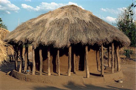 round house - Typical house in village, Zambia, Africa Foto de stock - Con derechos protegidos, Código: 841-02901966