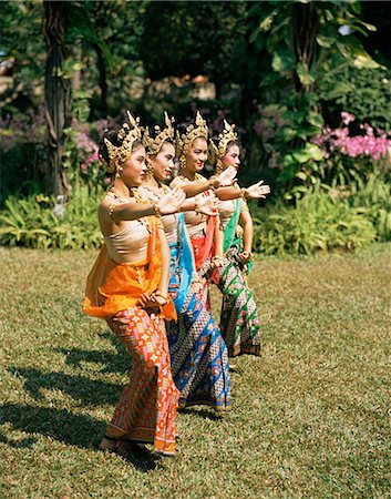 thai dance costumes