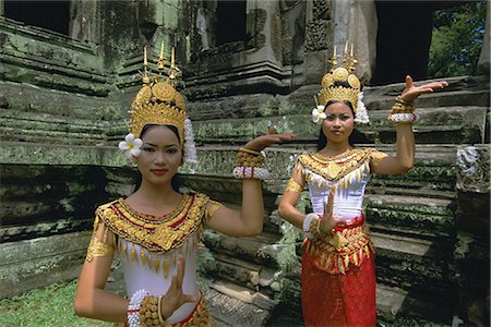 simsearch:841-02990517,k - Traditional Cambodian dancers, Angkor Wat, Siem Reap, Cambodia, Indochina, Asia Foto de stock - Direito Controlado, Número: 841-02902934