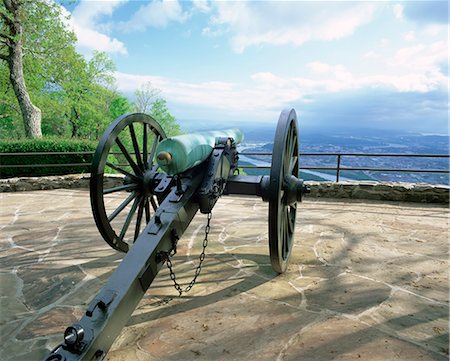 Cannon in Point Park overlooking Chattanooga City, Chattanooga, Tennessee, United States of America, North America Foto de stock - Con derechos protegidos, Código: 841-02903017