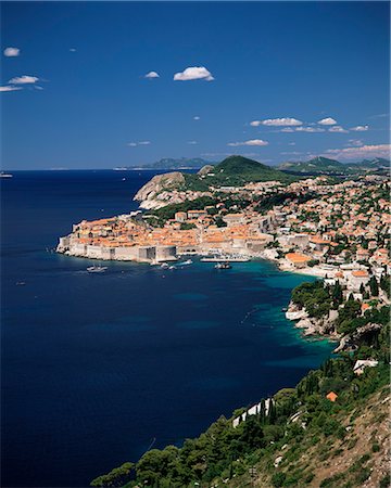 southern european architecture - Elevated view along the coast to the city of Dubrovnik, Dalmatia, Dalmatian coast, Croatia, Europe Stock Photo - Rights-Managed, Code: 841-02903056