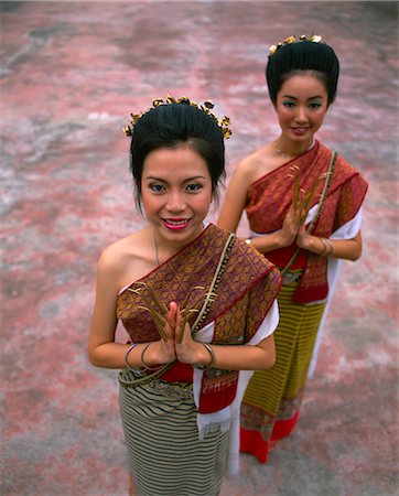 Portrait of two women in traditional Thai costume, Chiang Mai, Thailand, Southeast Asia, Asia Foto de stock - Con derechos protegidos, Código: 841-02903124