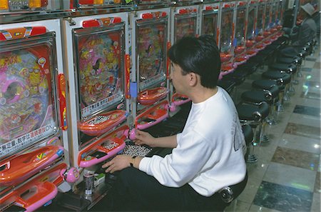 simsearch:841-02903180,k - Jeu de machine de jeu, salon de pachinko, Tokyo, Japon Photographie de stock - Rights-Managed, Code: 841-02903187