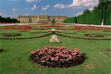 schonbrunn palace vienna photos - Schonbrunn Palace and Gardens, UNESCO World Heritage Site, Vienna, Austria Stock Photo - Rights-Managed, Code: 841-02903431