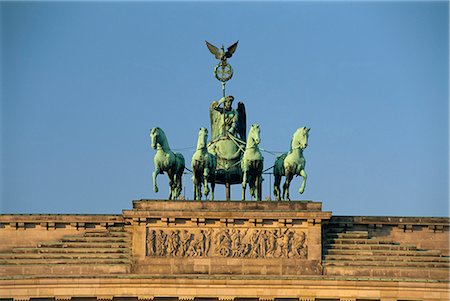 quadriga - Gros plan sur le quadrige au sommet du Brandenburg Gate, Berlin, Allemagne, Europe Photographie de stock - Rights-Managed, Code: 841-02903446