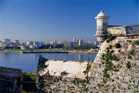 simsearch:841-02918076,k - City skyline from El Castillo del Morro, Havana, Cuba, West Indies, Central America Fotografie stock - Rights-Managed, Codice: 841-02903515