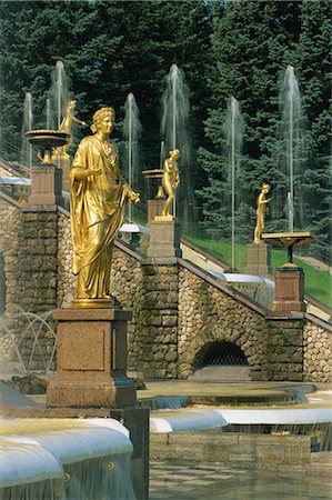 peterhof palace - Gold statues and fountains outside the Summer Palace at Petrodvorets in St. Petersburg, Russia, Europe Stock Photo - Rights-Managed, Code: 841-02903528