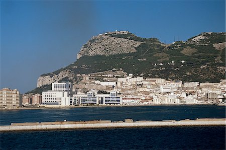 The Rock of Gibraltar, Gibraltar, viewed from the Mediterranean, Europe Foto de stock - Direito Controlado, Número: 841-02903532