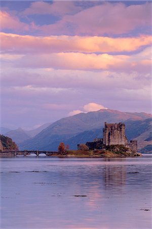 simsearch:841-02710902,k - Château d'Eilean Donan (Eilean Donnan), Dornie, région des Highlands, Ecosse, Royaume-Uni, Europe Photographie de stock - Rights-Managed, Code: 841-02914809