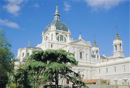 simsearch:841-02704078,k - Almudena Kathedrale, begann 1880 und engagierten durch den Papst im Juni 1993, Madrid, Spanien, Europa Stockbilder - Lizenzpflichtiges, Bildnummer: 841-02914846