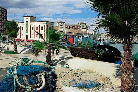 simsearch:841-02944266,k - Fishing boats in harbour and fish market, Benicarlo, Valencia region, Spain, Europe Stock Photo - Rights-Managed, Code: 841-02914879