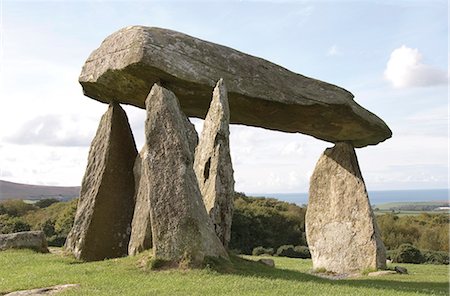 dolmen - Dolmen, Neolithic burial chamber 4500 years old, Pentre Ifan, Pembrokeshire, Wales, United Kingdom, Europe Fotografie stock - Rights-Managed, Codice: 841-02914949