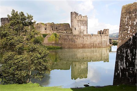 simsearch:841-02946246,k - Moat and main gatehouse, Caerphilly Castle, dating from the 13th century, Mid Glamorgan, Wales, United Kingdom, Europe Foto de stock - Con derechos protegidos, Código: 841-02914943