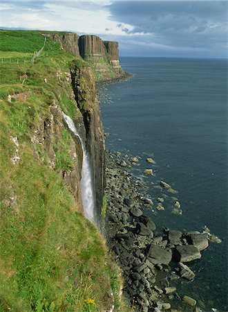 simsearch:841-03064634,k - Cascade falaise dans la mer, le Kilt Rock, île de Skye, en Ecosse, Royaume-Uni, Europe Photographie de stock - Rights-Managed, Code: 841-02914965