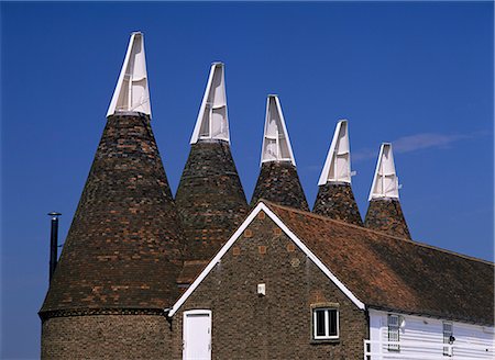 Oast houses, Whitbread Hop Farm, Beltring, Kent, England, United Kingdom, Europe Stock Photo - Rights-Managed, Code: 841-02915055