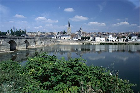 simsearch:841-02915083,k - La Charité-Sur-Loire und Fluss Loire, Nevre/Cher, Loire-Tal, Centre, Frankreich, Europa Stockbilder - Lizenzpflichtiges, Bildnummer: 841-02915073