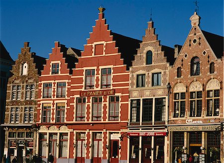 Bâtiments à pignons autour du Markt, ou place du marché, dans la ville médiévale de Bruges, Belgique, Europe Photographie de stock - Rights-Managed, Code: 841-02915102