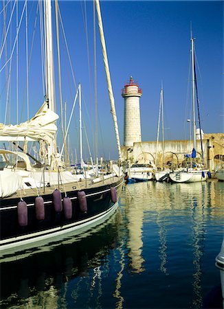 simsearch:841-02945269,k - Harbour, Port Vauban, Antibes, Alpes-Maritimes, Provence, Cote d'Azur, France, Europe Stock Photo - Rights-Managed, Code: 841-02915154