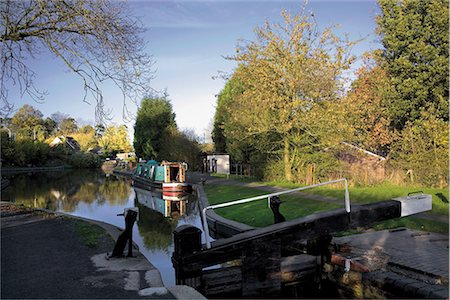 parque provincial de midland - The junction of the Stratford and Grand Union Canals, Kingswood Junction, Lapworth, Warwickshire, Midlands, England, United Kingdom, Europe Foto de stock - Con derechos protegidos, Código: 841-02915323