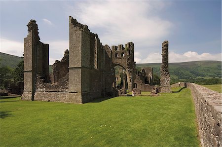 simsearch:841-02944793,k - Ruined chapel of Llanthony Priory, Vale of Ewyas, Black Mountains, Powys, mid-Wales, Wales, United Kingdom, Europe Foto de stock - Con derechos protegidos, Código: 841-02915344