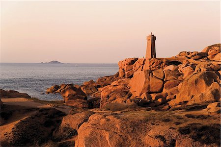 simsearch:841-02915365,k - Pars-kamor lighthouse, Ploumanach, Breton Corniche, Cote de Granit Rose, Cotes d'Armor, Brittany, France, Europe Stock Photo - Rights-Managed, Code: 841-02915365