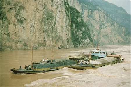 Charbon barges dans la Gorge de Xiling Yangzi Jiang, Hubei, Chine, Asie Photographie de stock - Rights-Managed, Code: 841-02915557