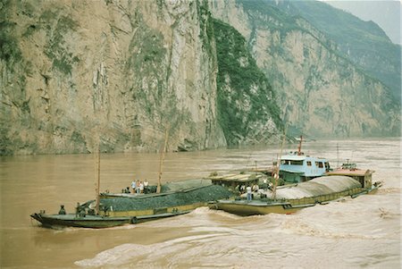 Coal barges in the Xiling Gorge on the Yangtze River, Hubei, China, Asia Fotografie stock - Rights-Managed, Codice: 841-02915557