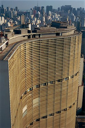 simsearch:841-02831155,k - Huge curved office block facade, designed by Oscar Niemeyer, Sao Paulo, Brazil, South America Stock Photo - Rights-Managed, Code: 841-02915566
