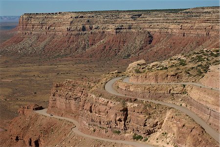 simsearch:841-03055296,k - The Mokee Dugway road descends from Cedar Mesa, in the Valley of the Gods, Utah, United States of America, North America Foto de stock - Con derechos protegidos, Código: 841-02915642