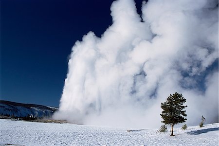 Winter eruption, Old Faithful geyser, Yellowstone National Park, UNESCO World Heritage Site, Wyoming, United States of America, North America Stock Photo - Rights-Managed, Code: 841-02915679