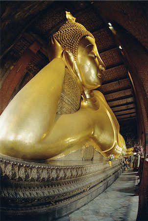 simsearch:841-03066354,k - Reclining Buddha statue 45m long, Wat Po (Wat Phra Chetuphon) (Wat Pho), Bangkok, Thailand, Asia Stock Photo - Rights-Managed, Code: 841-02915699