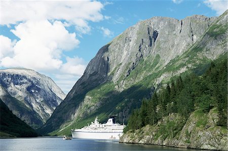 Paquebot à Gudvangen, Naeroyfjorden, patrimoine mondial de l'UNESCO, Fiordlands Ouest, Norvège, Scandinavie, Europe Photographie de stock - Rights-Managed, Code: 841-02915737