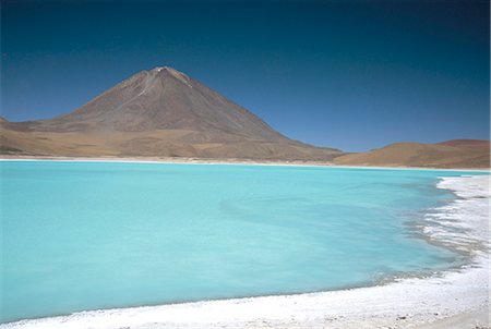 simsearch:841-06449775,k - Laguna Verde with mineral flat margin and Volcan Licancabur, 5960m, Southwest Highlands, Bolivia, South America Stock Photo - Rights-Managed, Code: 841-02915788