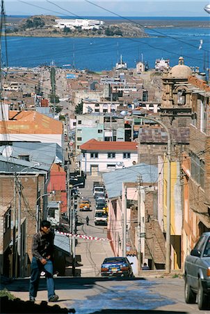 puno - Ville de Puno, lac au-delà, lac Titicaca, au Pérou, en Amérique du Sud Photographie de stock - Rights-Managed, Code: 841-02915794