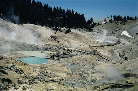 simsearch:841-03035190,k - Steam vents, boiling pools, in Bumpass Hell geothermal area, California, United States of America, North America Stock Photo - Rights-Managed, Code: 841-02915921