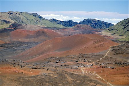 simsearch:841-03067354,k - Foot trail through Haleakala volcano crater winds between red cinder cones, Haleakala National Park, Maui, Hawaii, Hawaiian Islands, United States of America (U.S.A.), North America Foto de stock - Con derechos protegidos, Código: 841-02915930