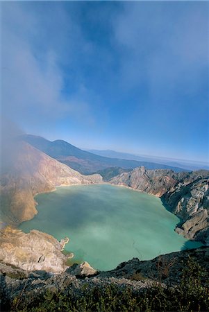 simsearch:841-02916952,k - Smoke billowing out from volcano vent, Sulphur Lake, Kawah Ijen, Ijen Plateau, Java, Indonesia, Southeast Asia, Asia Stock Photo - Rights-Managed, Code: 841-02916546