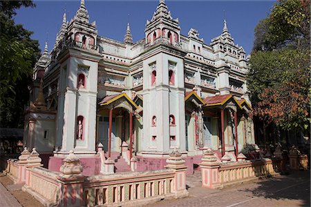 THANBODDHAY Paya construite entre 1939 et 1952 par Moehnyin Sayadaw, censée contenir plus de la moitié un million Bouddhas, Monywa, Myanmar (Birmanie), la Division de Sagaing, Asie Photographie de stock - Rights-Managed, Code: 841-02916568