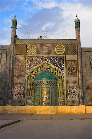 Minaret, Shrine of Hazrat Ali, who was assassinated in 661, Mazar-I-Sharif, Balkh province, Afghanistan, Asia Stock Photo - Rights-Managed, Code: 841-02916816