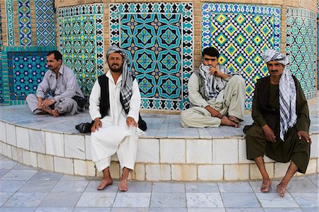 Pilgrims at the Shrine of Hazrat Ali, who was assissinated in 661, Mazar-I-Sharif, Afghanistan, Asia Foto de stock - Con derechos protegidos, Código: 841-02916877