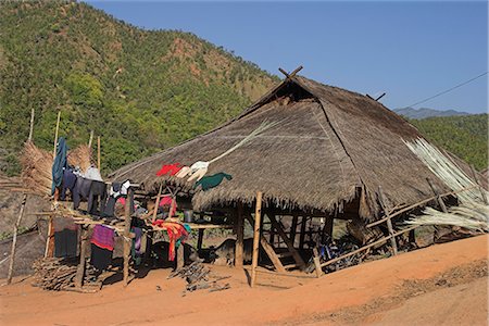 simsearch:841-02704565,k - Maison au toit de chaume avec étendoir à linge, Ann Village, Kengtung (Kyaing Tong), état de Shan, au Myanmar (Birmanie), Asie Photographie de stock - Rights-Managed, Code: 841-02916948